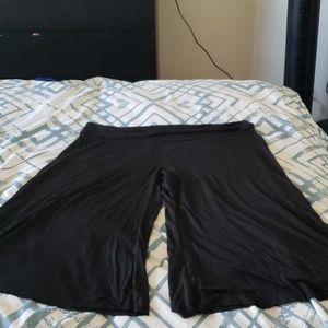 Soft Black Gaucho Pants- Size 2XL